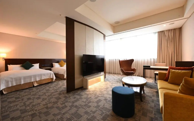 Via Hotel Breeze