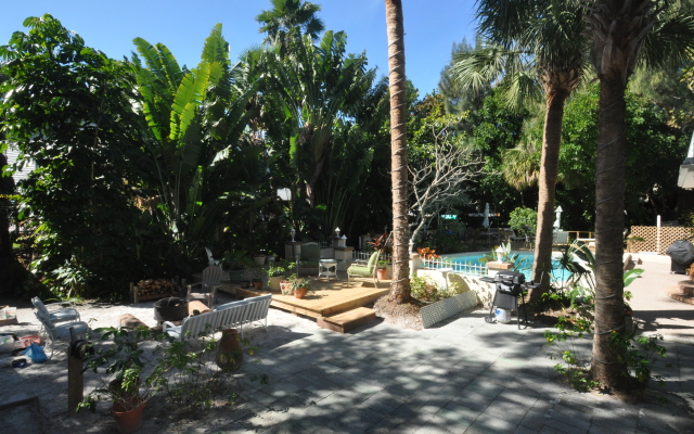 Treasure Island Beach Retreat 2S Sleeps Up To 2