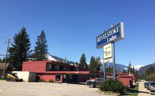 Revelstoke Lodge