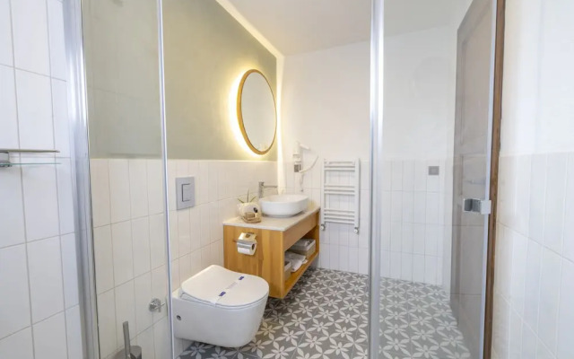 Min Ayvalık (Adults Only +12)