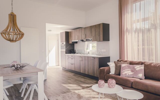 Bungalow With Nice Garden Near the Forest