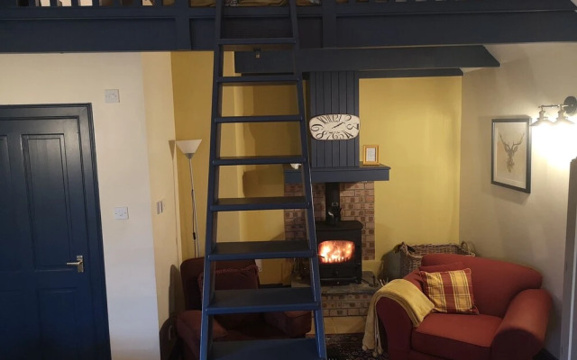 Claymires Bothy Cottage Nr Loch Lomond & Stirling