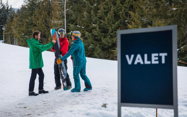 Blackcomb Springs Suites by CLIQUE