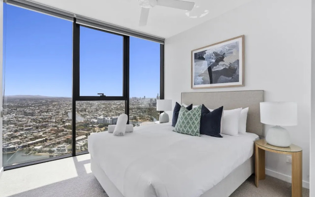 Broadbeach Casino Private Apartment GCLR