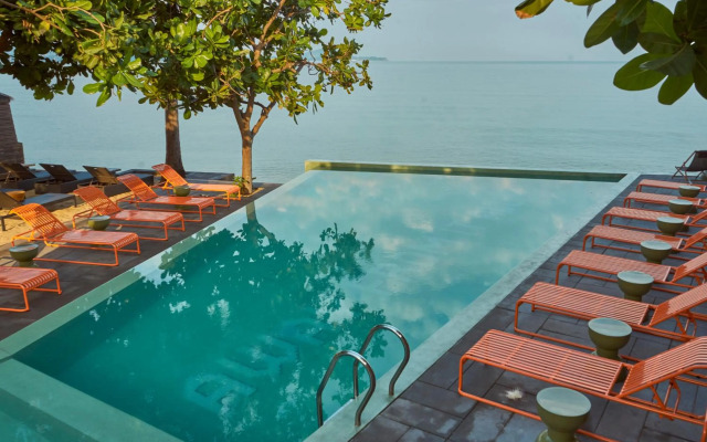 Escape Beach Resort