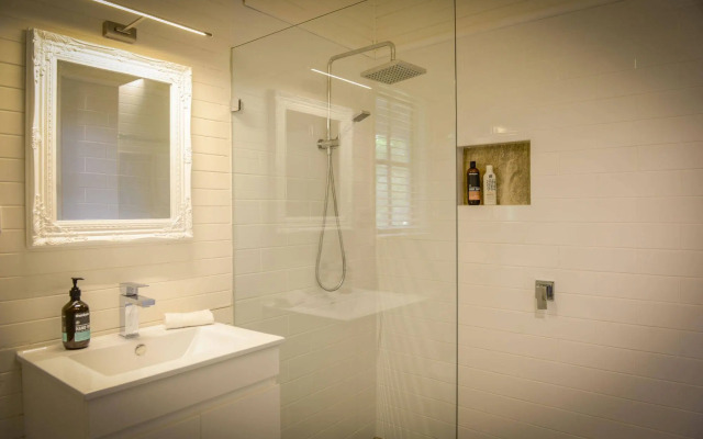 ARCADIA - The Barn Cottage & Rosehill Cottage