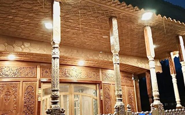 Prince of Kashmir Group of Houseboat