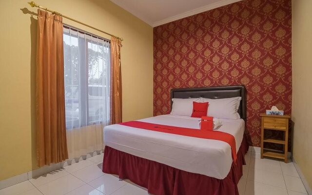 Omah Cepit by Reddoorz