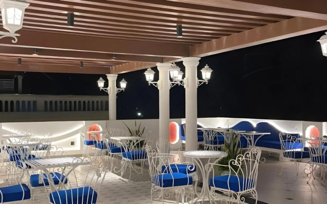 Le Bonheur Hotel