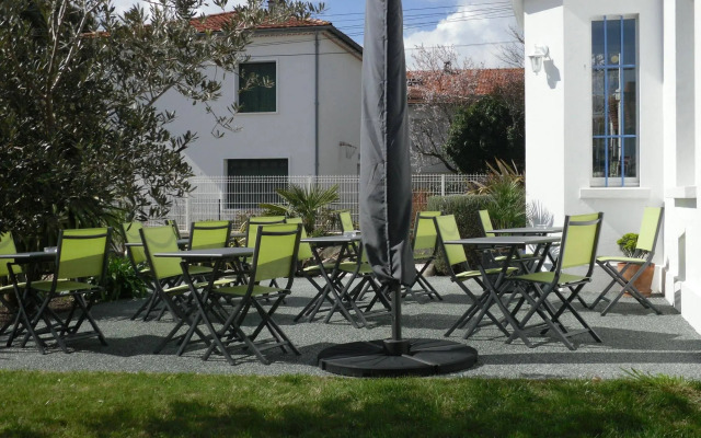 Ptit Dej Hôtel Corinna