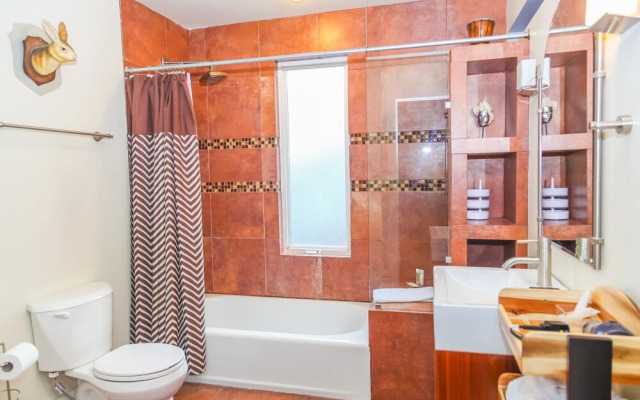 Modern Blue Ultra Chic Nashville Retreat