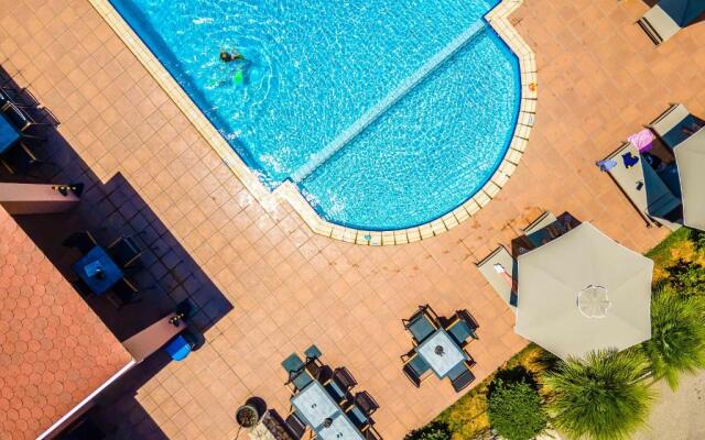 Theos Holidays Apartments