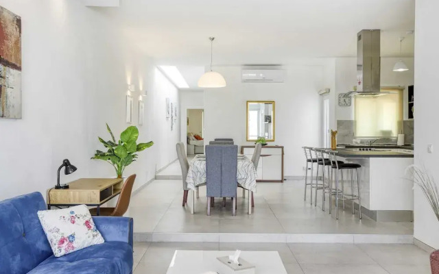 Gzira Penthouse