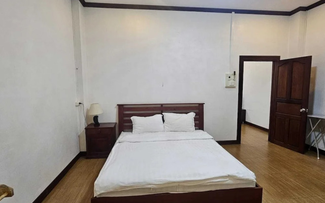 Ali Xayathit Apartment & Hotel