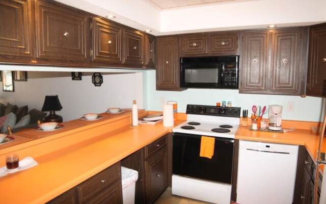 Pelican Inlet C218 2 Bedroom Condo by RedAwning