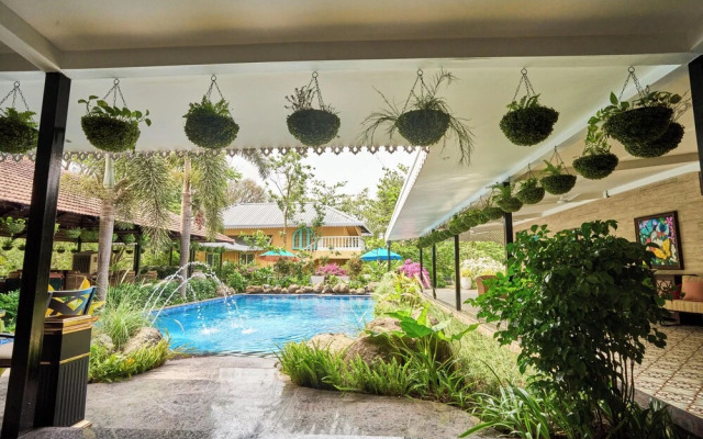 Mayfair Manor Alibag