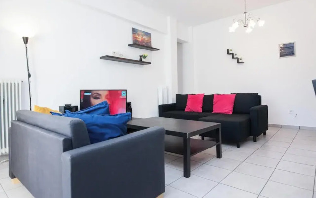 Stylish 1 Bd Apt w Balcony in Petralona