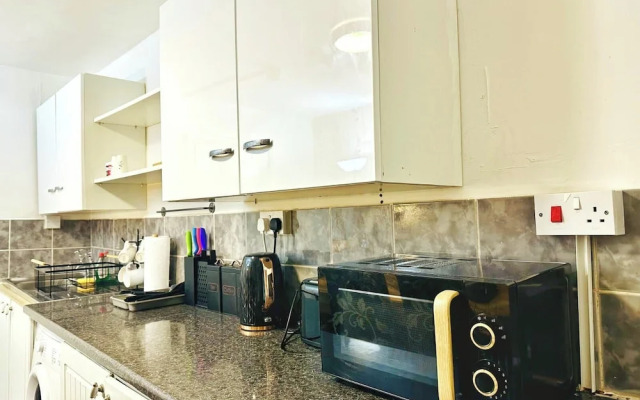 Cosy Liverpool Apartment Upto 8 Guests