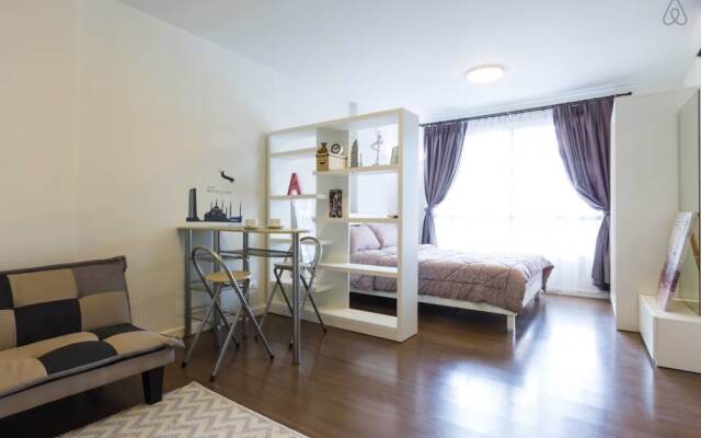 Cozy &Comfort Condo by C