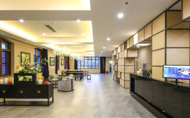Chestnut Valley Hotel