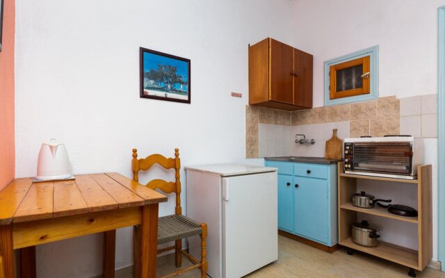 Alexandros Suites & Apartments