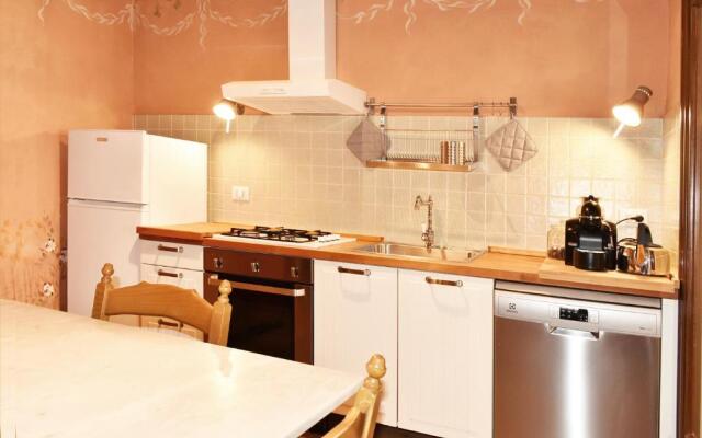 The painted house, nei vicoli di Sirolo