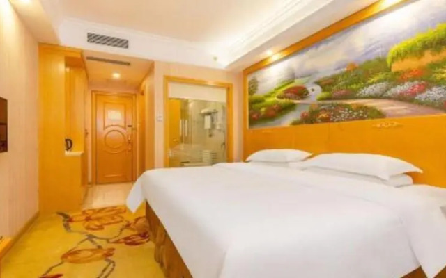 Vienna Hotel （Shenzhen Bantian Guangyayuan Station）