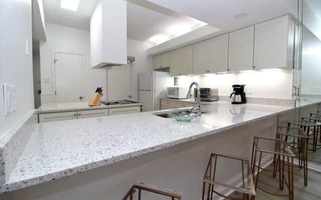 Shipwatch Riverside E204