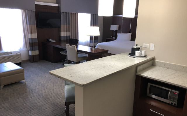 Hampton Inn and Suites Chapel Hill Carrboro Downtown