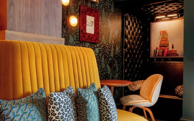 The Bell Athens by Kasa Living