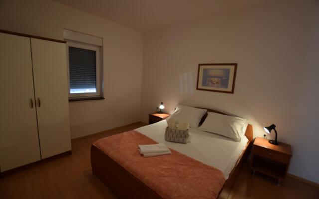 Apartment Lana 5 Pers