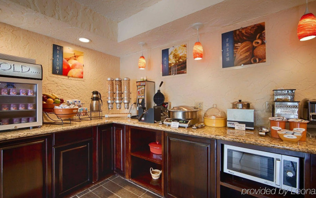 Quality Inn Clinton North