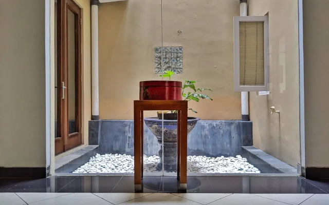 Chic Home Kemang by FLAT06