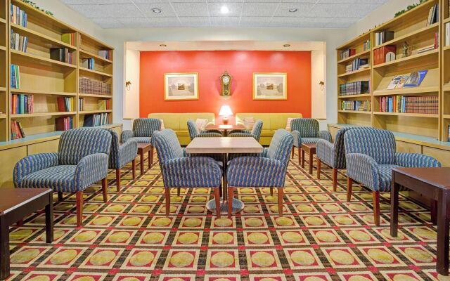 Four Points by Sheraton Englewood
