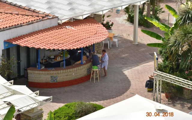 Marina Club Hotel