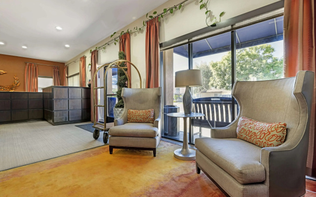 Best Western Royal Palace Inn & Suites