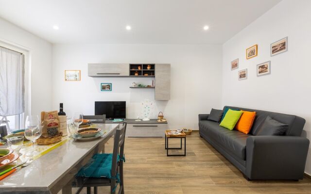 3182 Conteduca Apartment by Barbarhouse