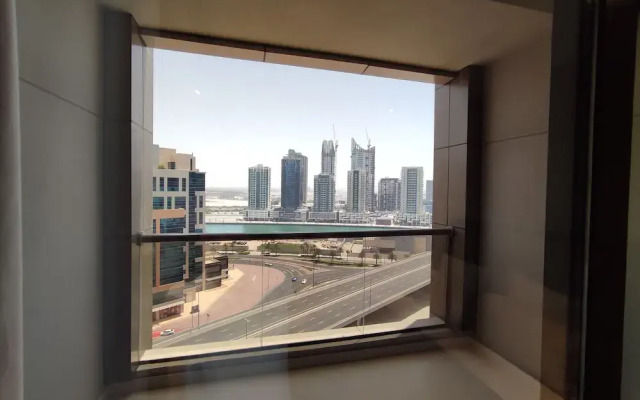 Whitesage - Sleek Studio With Canal View Near Metro