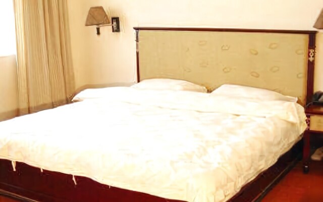 City Comfort Inn Hotel (Maoming Dianbai District People's Hospital Wanda Plaza)