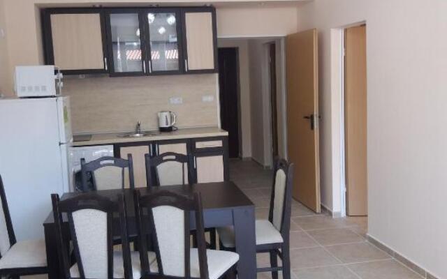 Golden Sea View Apartments 1