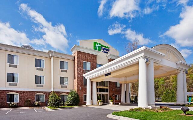 Holiday Inn Express Hotel & Suites Cherokee / Casino, an IHG Hotel