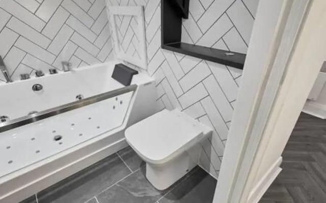 Host Stay Queen Square Hideaway