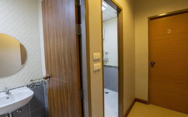 Restiny Hostel