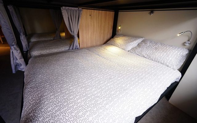 Cavemen Hostel Taipei Station Branch