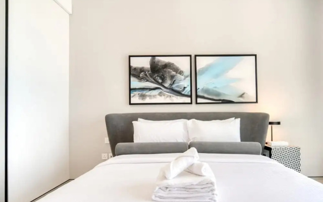 Serene Beachfront Ain Dubai View at Address JBR