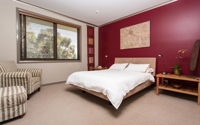 Tura Beachhouse in Dolphin Cove