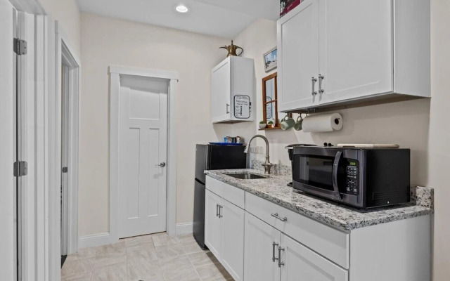 Mi Faro 1 Bedroom Duplex by RedAwning