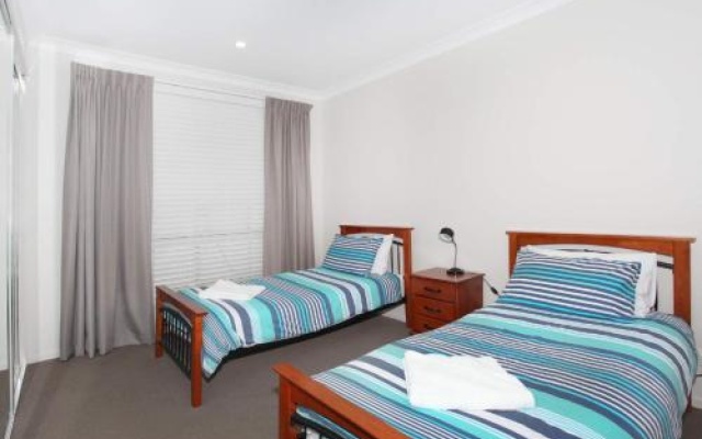 59 Banksia Avenue Coolum Beach - Pet Friendly, Linen included, 500 BOND – Guest Rooms – Coolum Beach