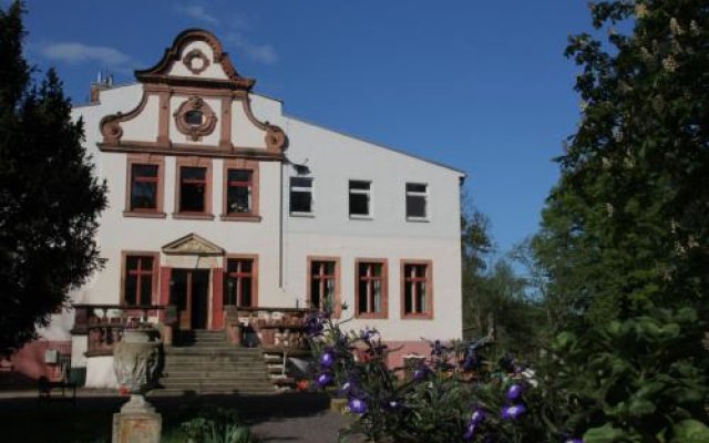 Herrenhaus Schmoelen