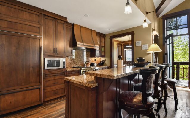 Arrowleaf by Luxury Mountain Destination